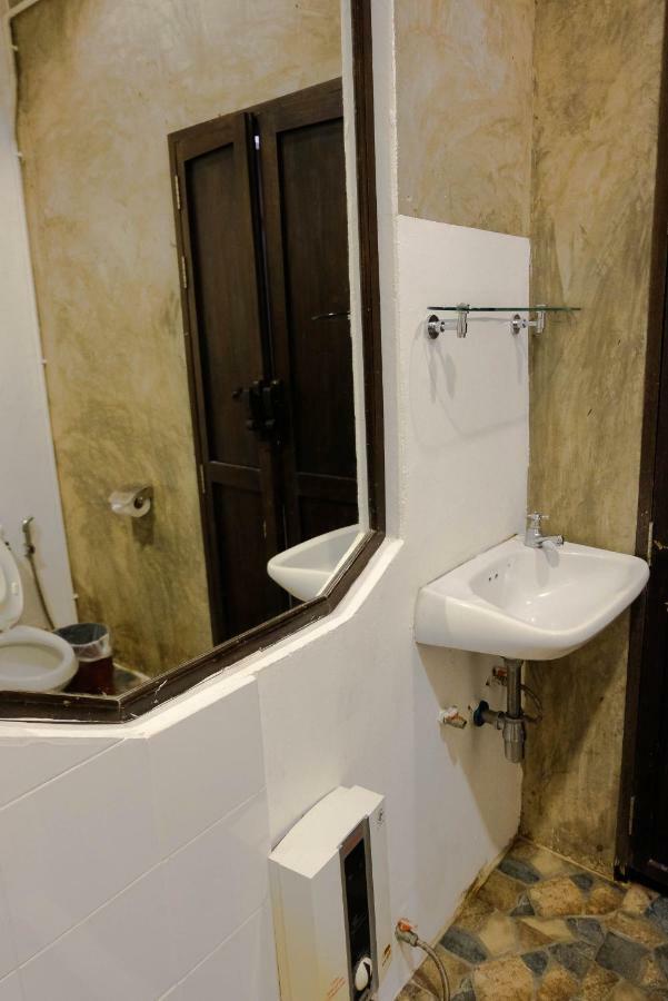 The Travellers Arms Hotel เชียงใหม่ ภายนอก รูปภาพ