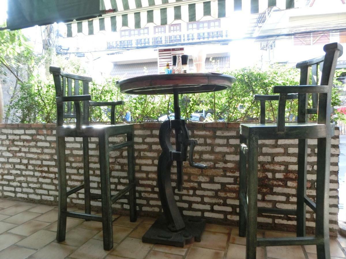 The Travellers Arms Hotel เชียงใหม่ ภายนอก รูปภาพ
